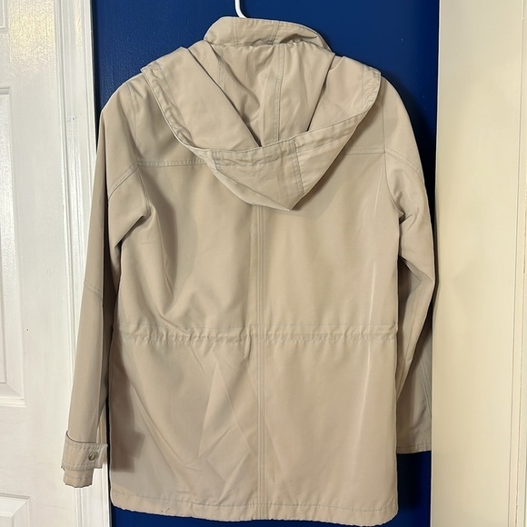 Women’s Liz Claiborne Tan Polyester Hooded Windbreaker Rain Jacket Size Small - Picture 8 of 13